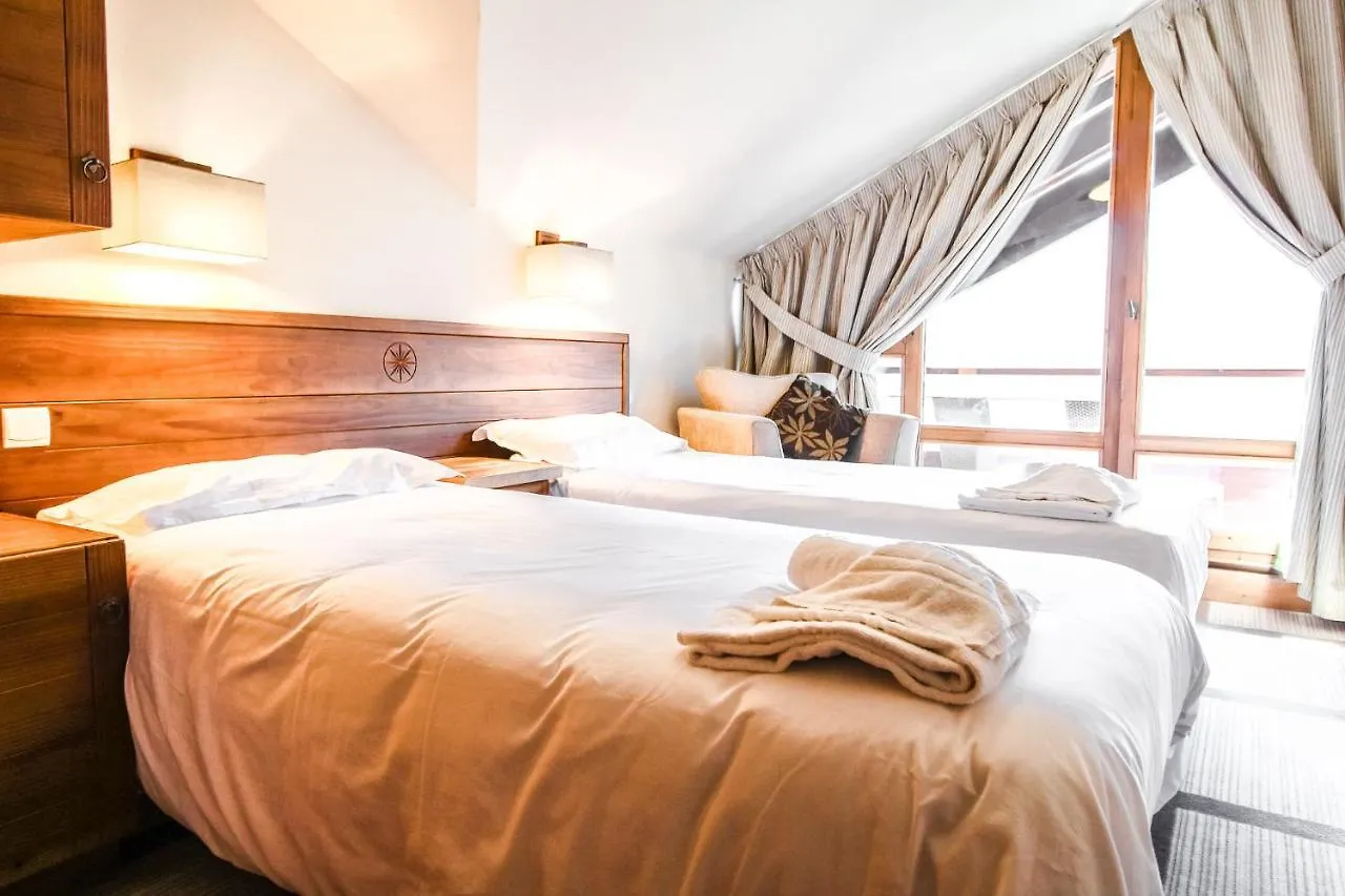 Exceptional 3 Bed Penthouse With Fireplace And Stunning Views Flaine Apartament