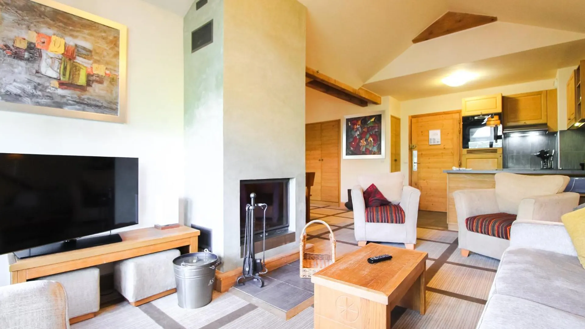 Exceptional 3 Bed Penthouse With Fireplace And Stunning Views Flaine 0*,  Francja